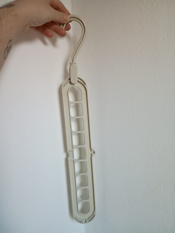 Percha Rebatible con 9 Orificios  , Maximiza tu armario